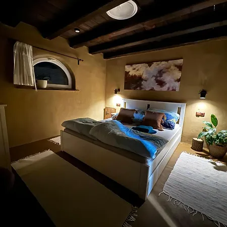 Hobiti Domcek * Bansky Studenec