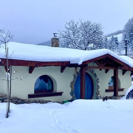 Hobiti Domcek Bansky Studenec